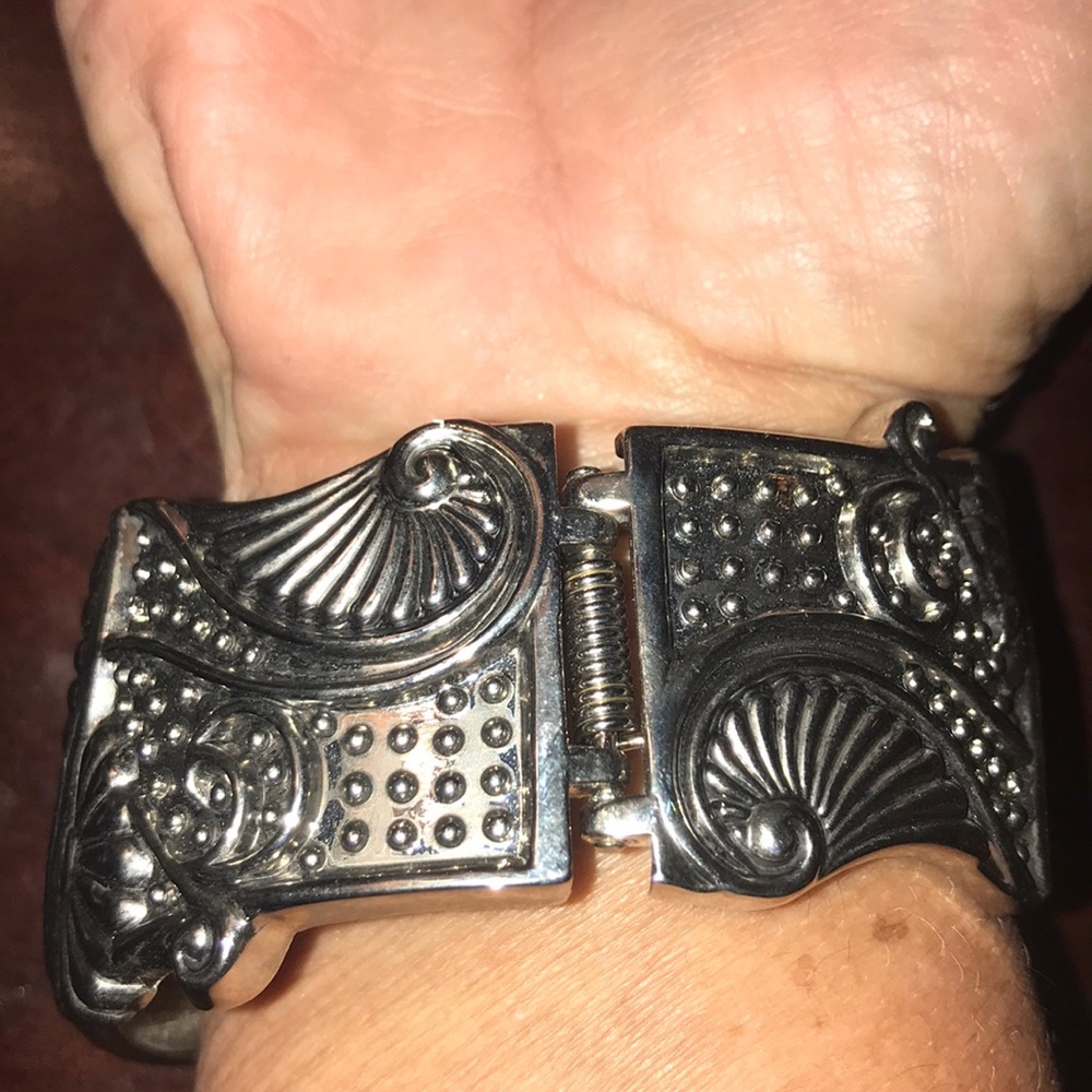 Beautiful lizard cuff bracelet - Picture 2 of 3